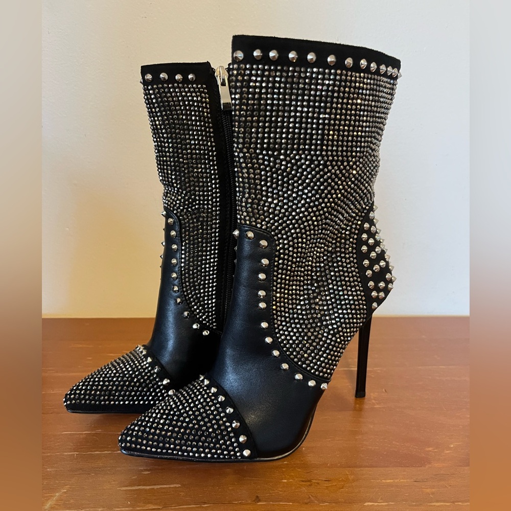 AZALEA WANG Hit It From The Back Black Stiletto Heel Bootie 7 Rhinestone Stud - Picture 2 of 9